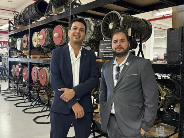 EAM visita Florida Institute of Technology en Melbourne