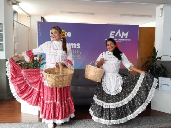 Comunidad EAM celebra el día del Idioma Español