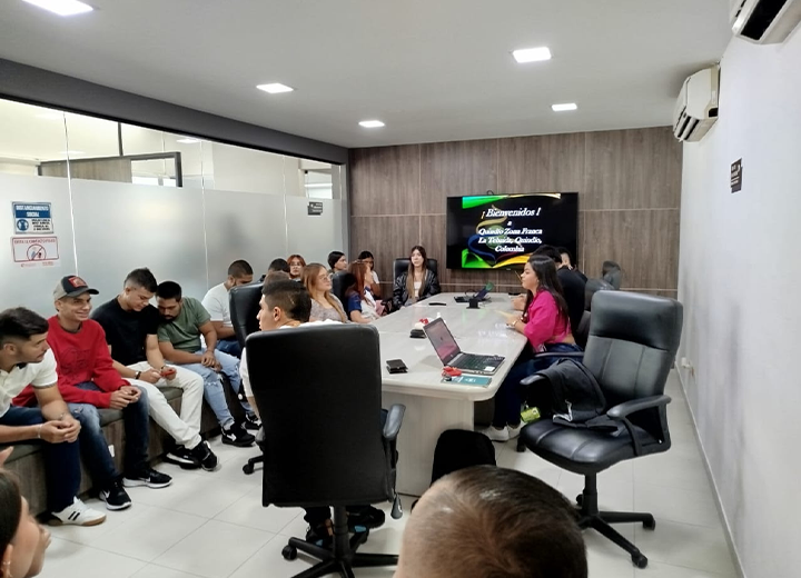Estudiantes de Administración de Empresas y Negocios Internacionales visitaron Quindío Zona Franca