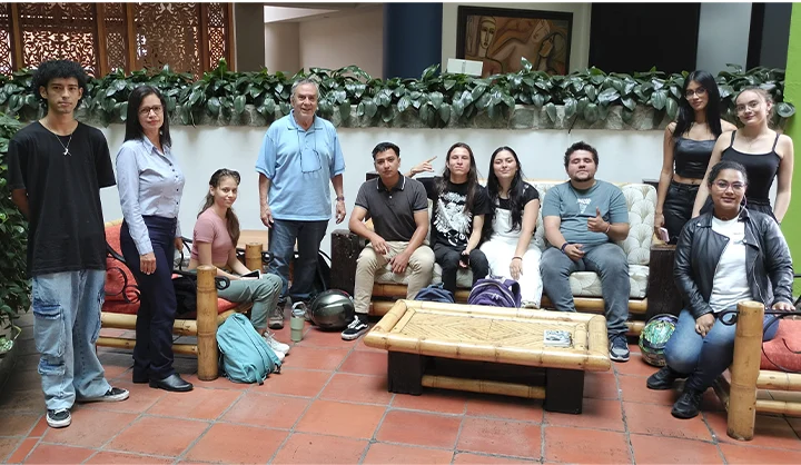 Estudiantes de I semestre de Hotelería y Turismo visitaron las instalaciones del Armenia Hotel,