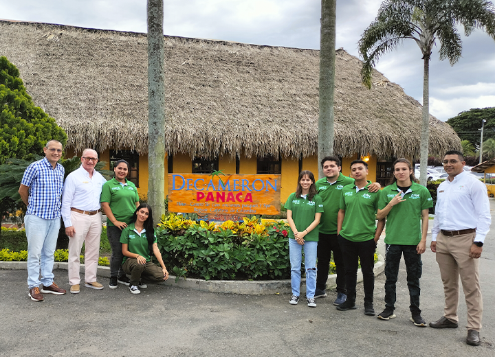 Estudiantes EAM exploran la operación del Hotel Decameron Panaca
