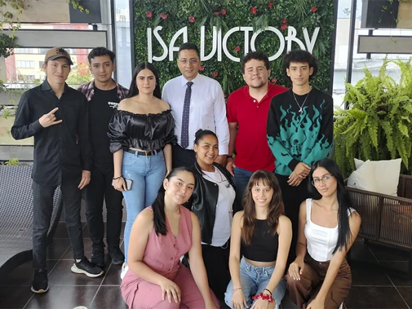 Estudiantes de Hotelería y Turismo visitaron el Hotel Isa Victory