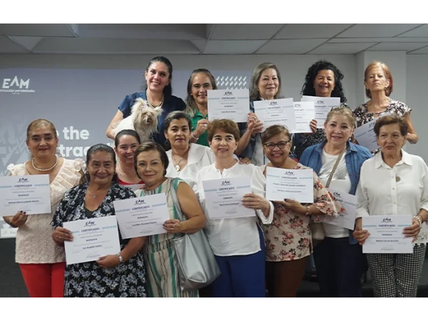 se graduaron de Escuela de Padres