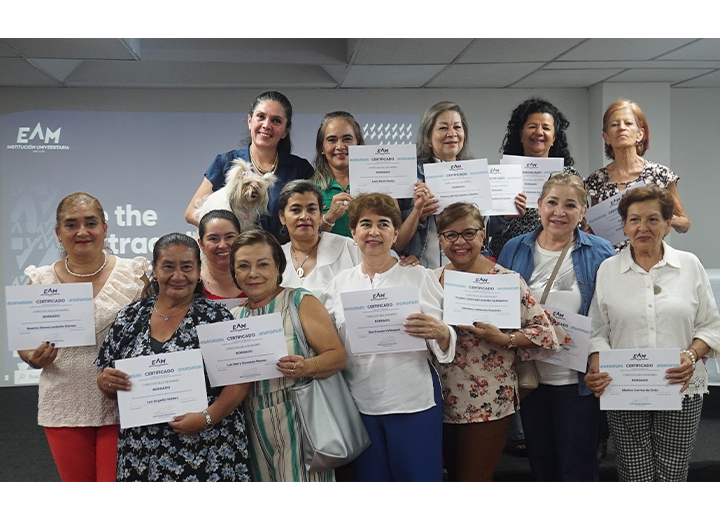 se graduaron de Escuela de Padres