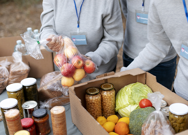 Manos que acompañan: trae tus donaciones para adultos mayores
