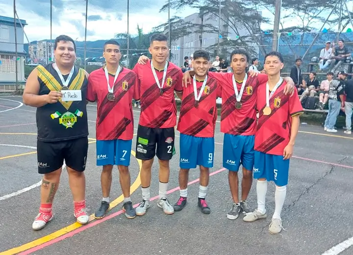"Combo del Dogo" se corona campeón por 4ta vez en torneo de fútbol de salón EAM