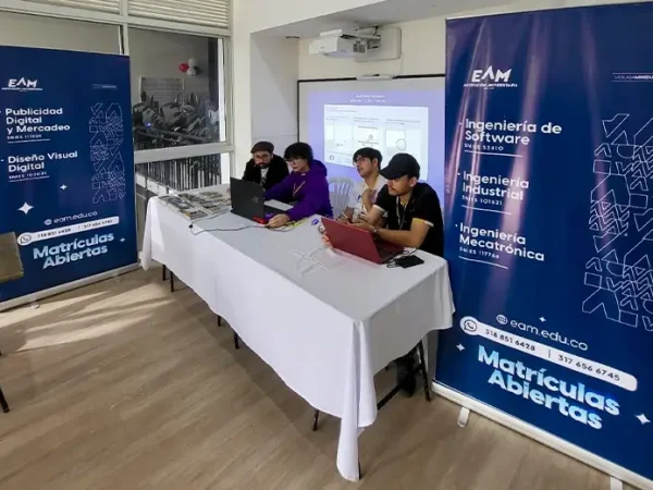 EAM participa de la Feria de la Ciencia del Gimnasio Contemporáneo
